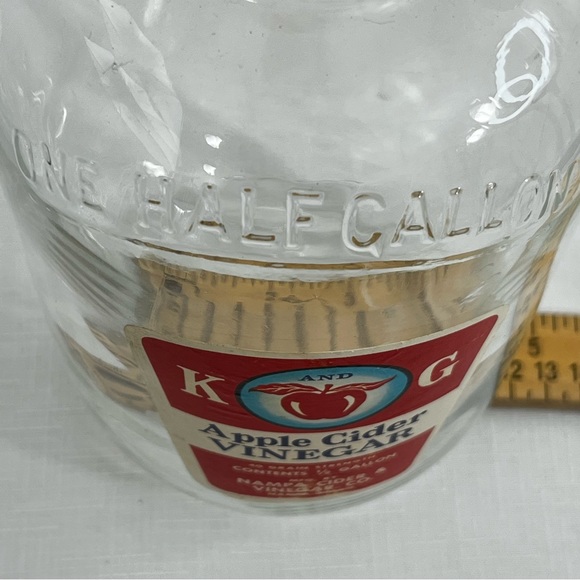 Vintage Half Gallon Apple Cider Vinegar Glass Jug with Finger Handle and Label - Picture 7 of 8